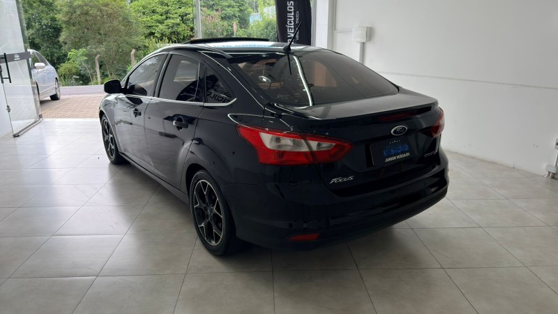 FOCUS 2.0 TITANIUM PLUS SEDAN 16V FLEX 4P AUTOMÁTICO - 2015 - BENTO GONçALVES