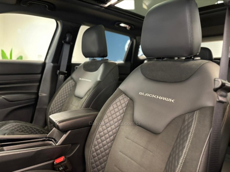 COMPASS 2.0 BLACKHAWK 4 TURBO GASOLINA 4P AUTOMÁTICO - 2026 - CARLOS BARBOSA