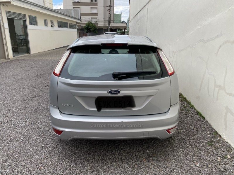 FOCUS 1.6 GLX 8V FLEX 4P MANUAL - 2011 - CAXIAS DO SUL