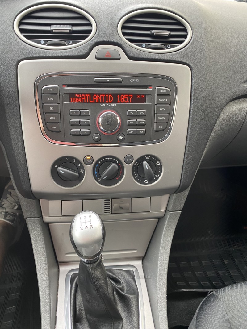 FOCUS 1.6 GLX 8V FLEX 4P MANUAL - 2011 - CAXIAS DO SUL