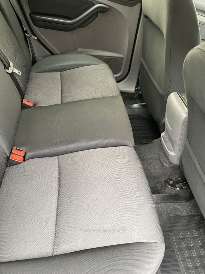 FOCUS 1.6 GLX 8V FLEX 4P MANUAL - 2011 - CAXIAS DO SUL