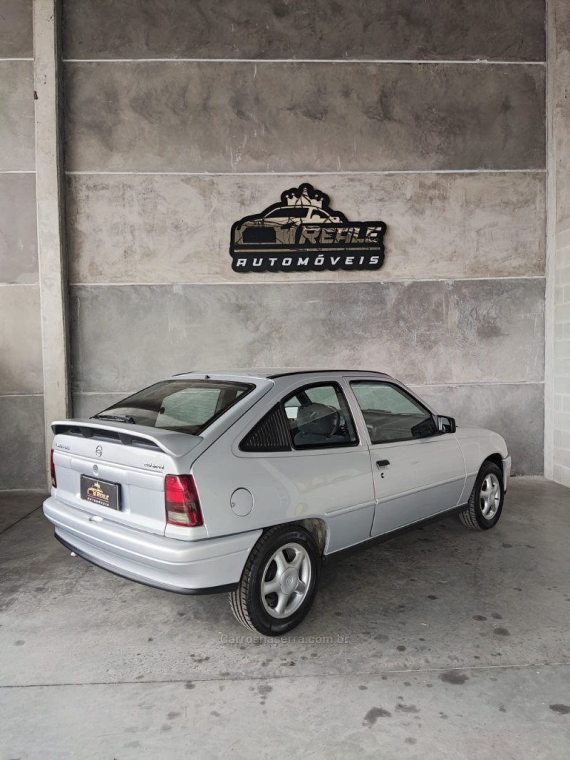 KADETT 2.0 MPFI GLS 8V GASOLINA 2P MANUAL - 1998 - VALE REAL