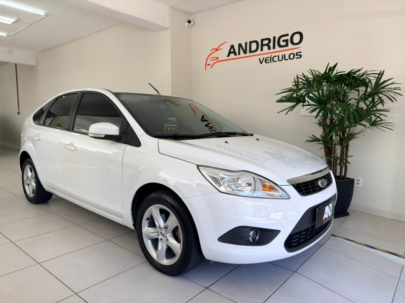 focus 2.0 glx 16v flex 4p automatico 2013 caxias do sul