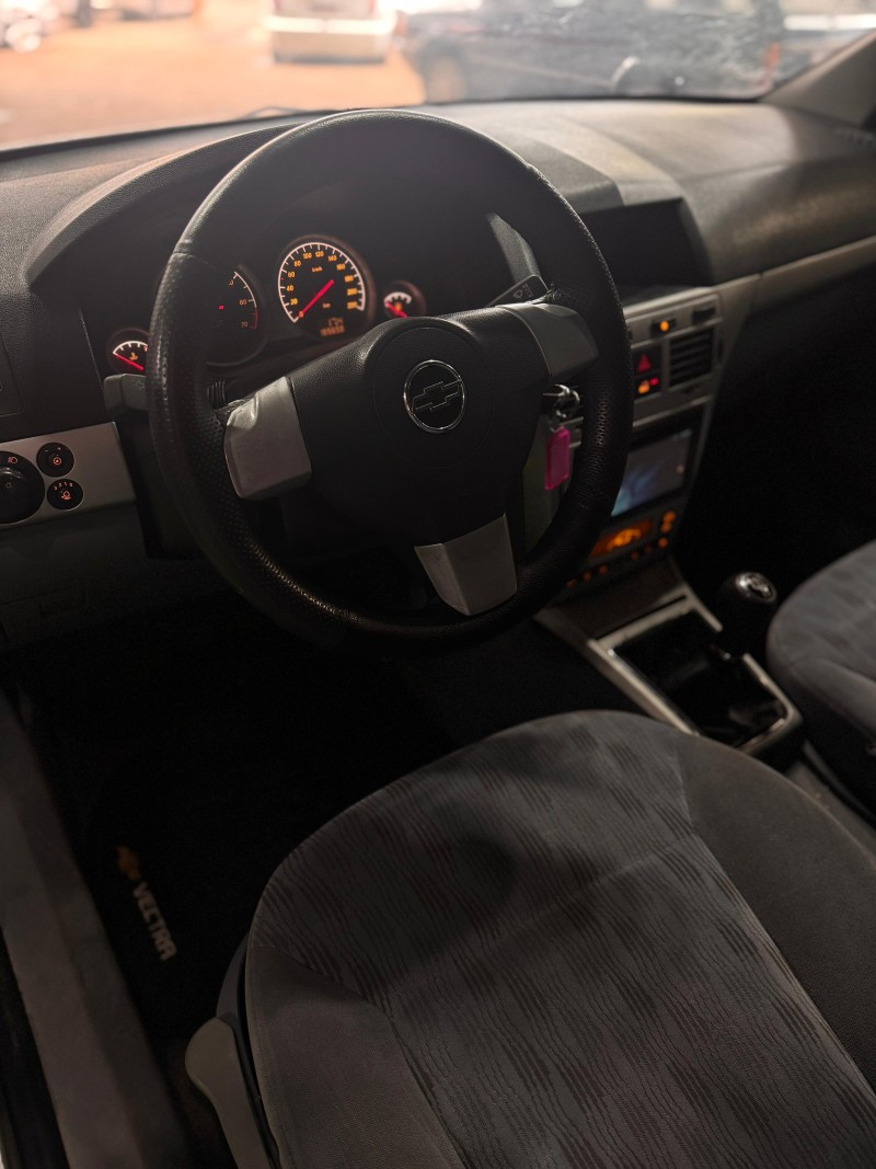 VECTRA 2.0 MPFI ELEGANCE 8V 140CV FLEX 4P MANUAL - 2007 - FELIZ