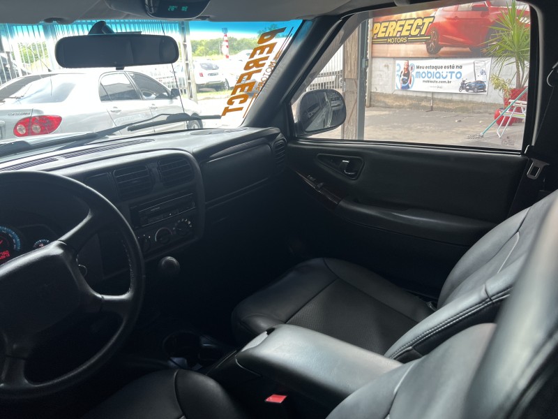 S10 2.4 MPFI EXECUTIVE 4X2 CD 8V FLEX 4P MANUAL - 2009 - PORTãO