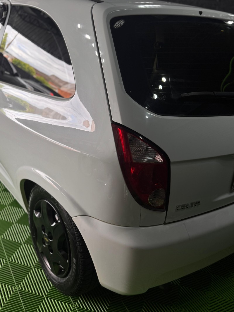 CELTA 1.0 MPFI SPIRIT 8V FLEX 4P MANUAL - 2011 - FELIZ