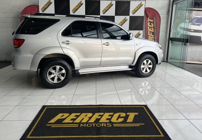 HILUX SW4 3.0 SRV 4X4 16V TURBO INTERCOOLER DIESEL 4P AUTOMÁTICO - 2008 - PORTãO