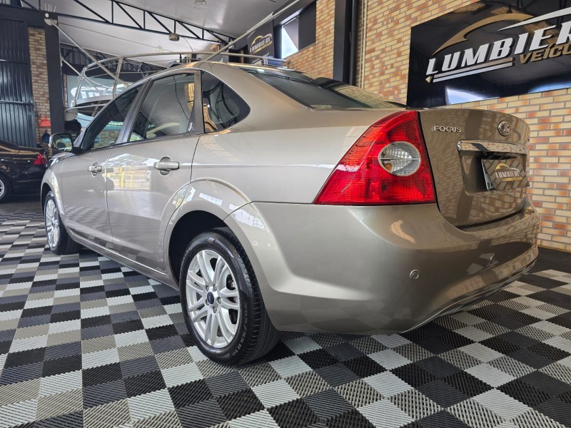 FOCUS 2.0 GHIA 16V GASOLINA 4P MANUAL - 2009 - FARROUPILHA