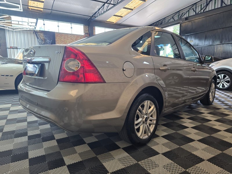 FOCUS 2.0 GHIA 16V GASOLINA 4P MANUAL - 2009 - FARROUPILHA