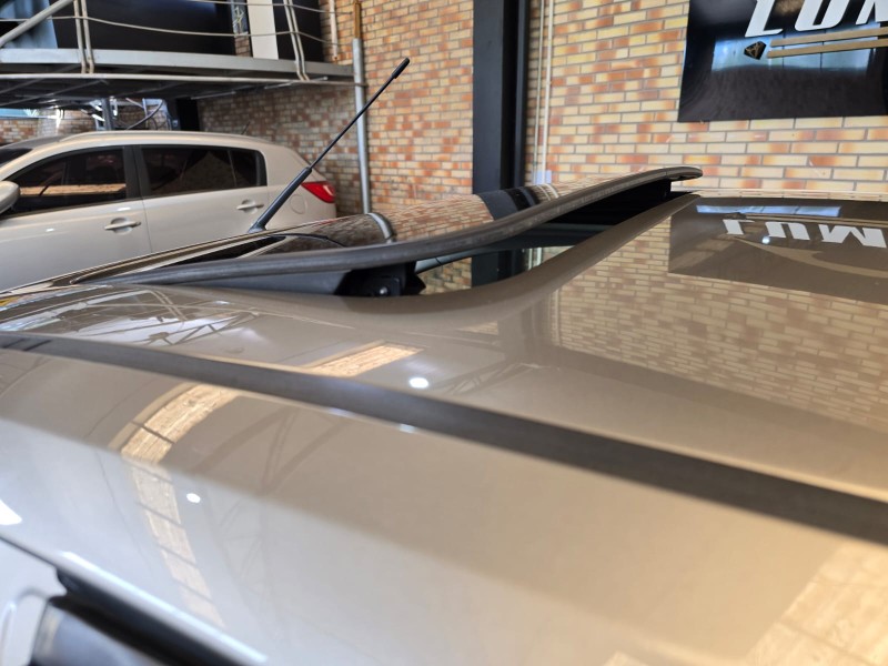 FOCUS 2.0 GHIA 16V GASOLINA 4P MANUAL - 2009 - FARROUPILHA