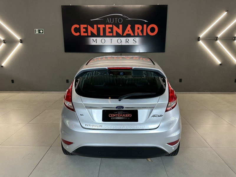 FIESTA 1.6 TITANIUM HATCH 16V FLEX 4P MANUAL - 2015 - SAPIRANGA