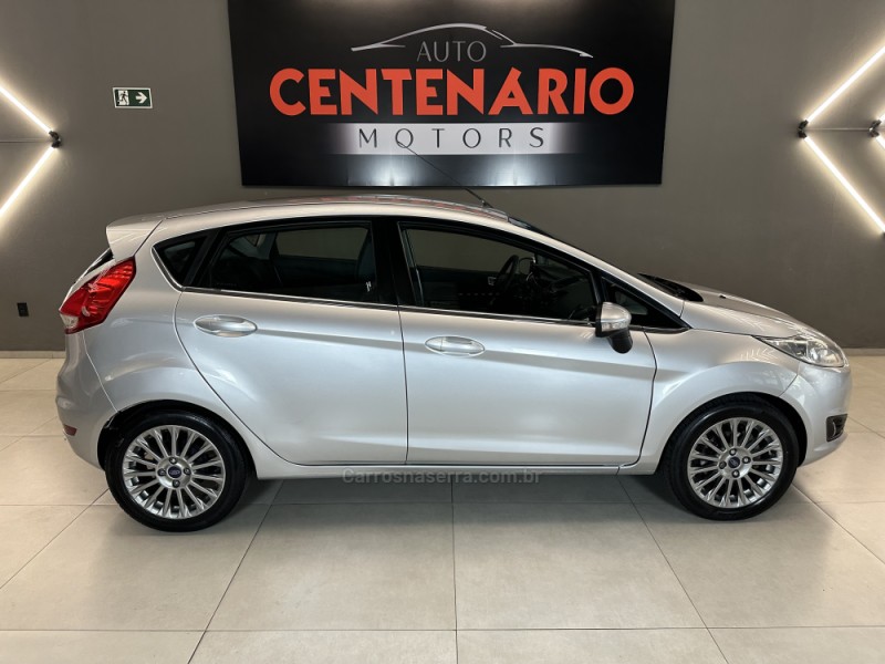FIESTA 1.6 TITANIUM HATCH 16V FLEX 4P MANUAL - 2015 - SAPIRANGA