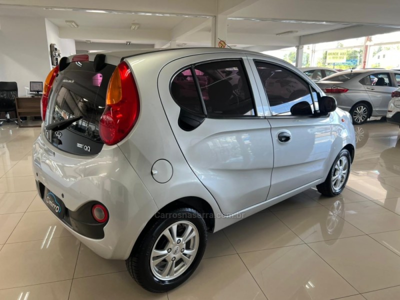 QQ 1.0 MPFI ACT 12V GASOLINA 4P MANUAL - 2018 - TAQUARA