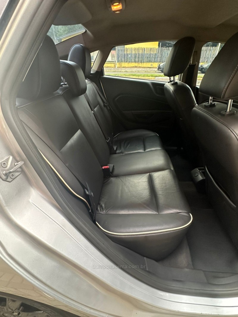 FIESTA 1.6 SE SEDAN 16V FLEX 4P MANUAL - 2011 - PAROBé