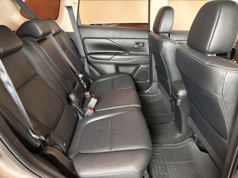 OUTLANDER 2.0 16V GASOLINA 4P AUTOMÁTICO - 2016 - SAPIRANGA