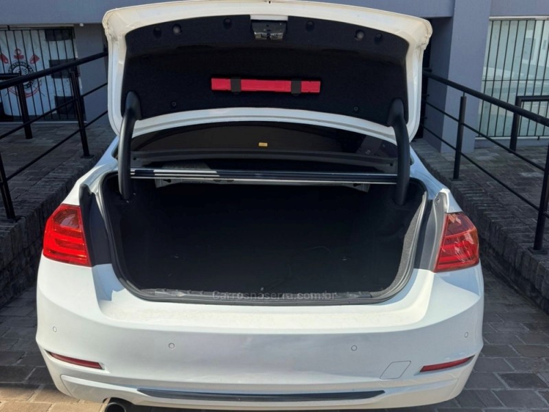 320I 2.0 16V TURBO ACTIVE FLEX 4P AUTOMÁTICO - 2015 - GUAPORé