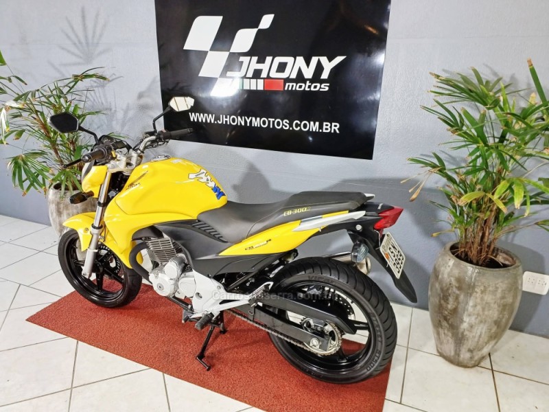 CB 300R  - 2013 - CAXIAS DO SUL
