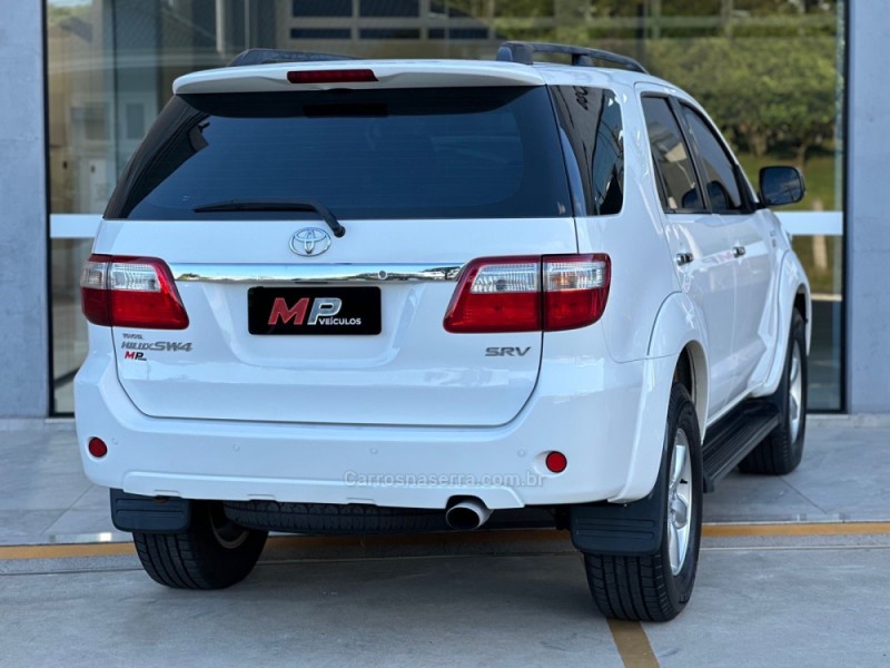 HILUX SW4 3.0 SRV 4X4 7 LUGARES 16V TURBO INTERCOOLER DIESEL 4P AUTOMÁTICO - 2010 - TUPANDI