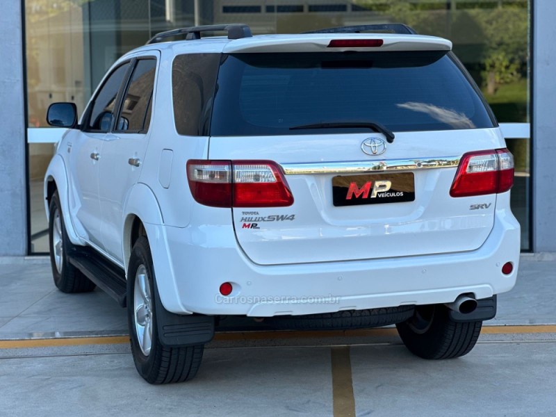 HILUX SW4 3.0 SRV 4X4 7 LUGARES 16V TURBO INTERCOOLER DIESEL 4P AUTOMÁTICO - 2010 - TUPANDI