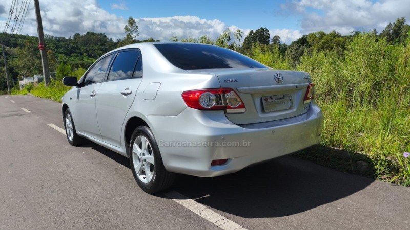 COROLLA 2.0 XEI 16V FLEX 4P AUTOMÁTICO - 2013 - CAXIAS DO SUL
