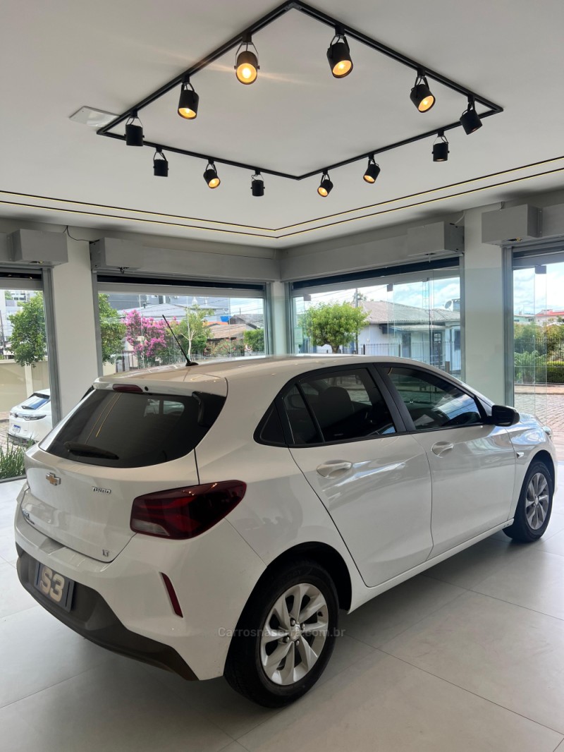 ONIX 1.0 LT 12V TURBO FLEX 4P MANUAL - 2022 - CAXIAS DO SUL