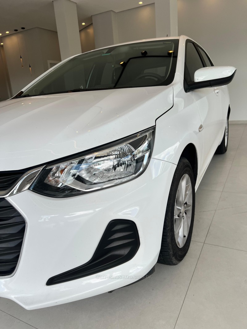 ONIX 1.0 LT 12V TURBO FLEX 4P MANUAL - 2022 - CAXIAS DO SUL