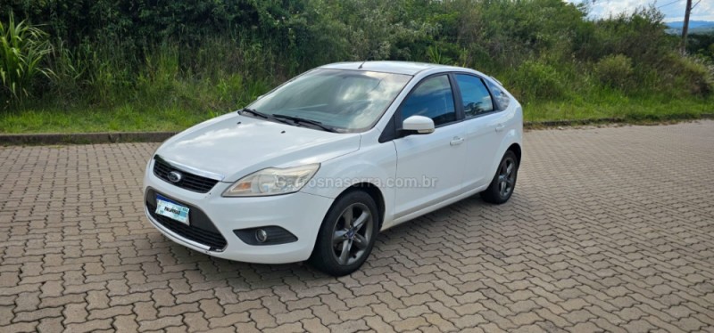 FOCUS 1.6 8V FLEX 4P MANUAL - 2013 - IVOTI