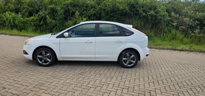 FOCUS 1.6 8V FLEX 4P MANUAL - 2013 - IVOTI