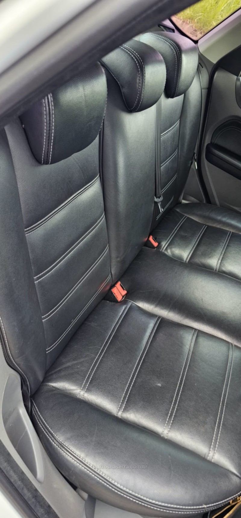 FOCUS 1.6 8V FLEX 4P MANUAL - 2013 - IVOTI