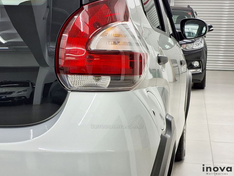 MOBI 1.0 8V EVO FLEX LIKE. MANUAL - 2023 - NOVO HAMBURGO