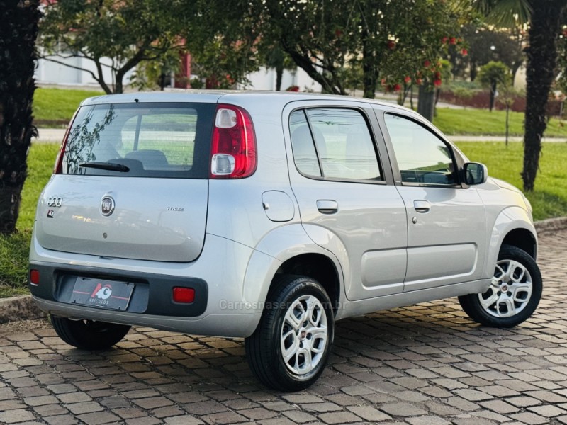 UNO 1.0 VIVACE 8V FLEX 4P MANUAL - 2012 - CASCA