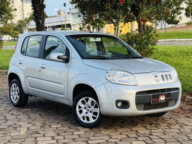 UNO 1.0 VIVACE 8V FLEX 4P MANUAL - 2012 - CASCA