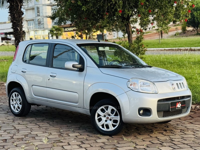 UNO 1.0 VIVACE 8V FLEX 4P MANUAL - 2012 - CASCA