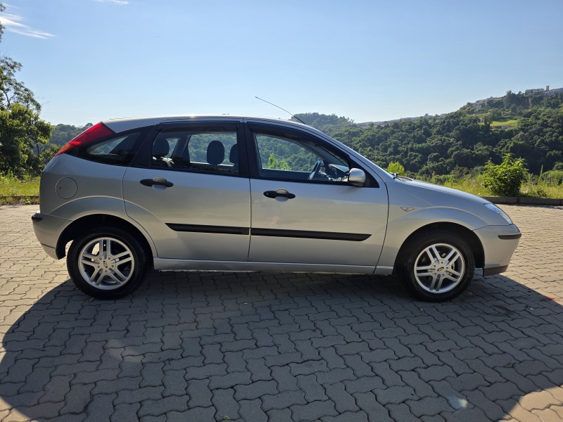FOCUS 1.6 GL 8V FLEX 4P MANUAL - 2009 - BENTO GONçALVES