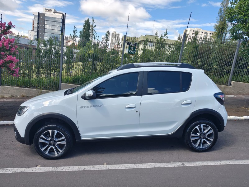 SANDERO 1.6 STEPWAY ICONIC X-TRONIC 16V FLEX 4P AUTOMÁTICO - 2022 - FARROUPILHA