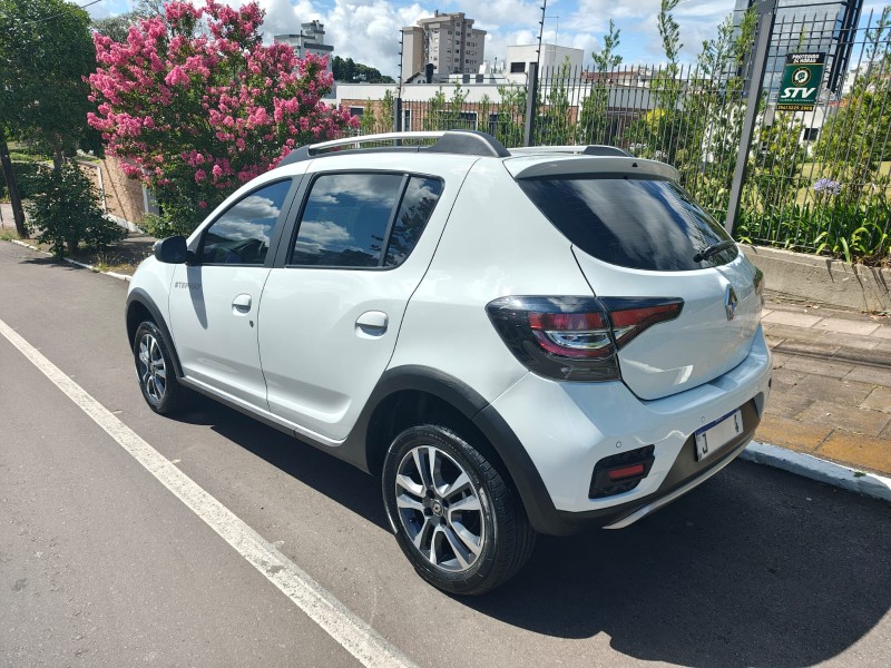 SANDERO 1.6 STEPWAY ICONIC X-TRONIC 16V FLEX 4P AUTOMÁTICO - 2022 - FARROUPILHA