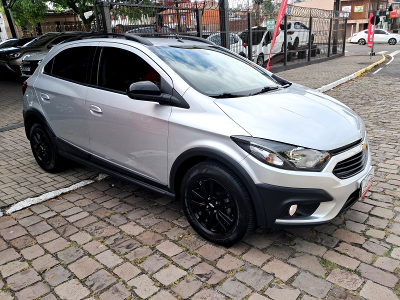 ONIX 1.4 MPFI ACTIV 8V FLEX 4P MANUAL - 2019 - CAXIAS DO SUL