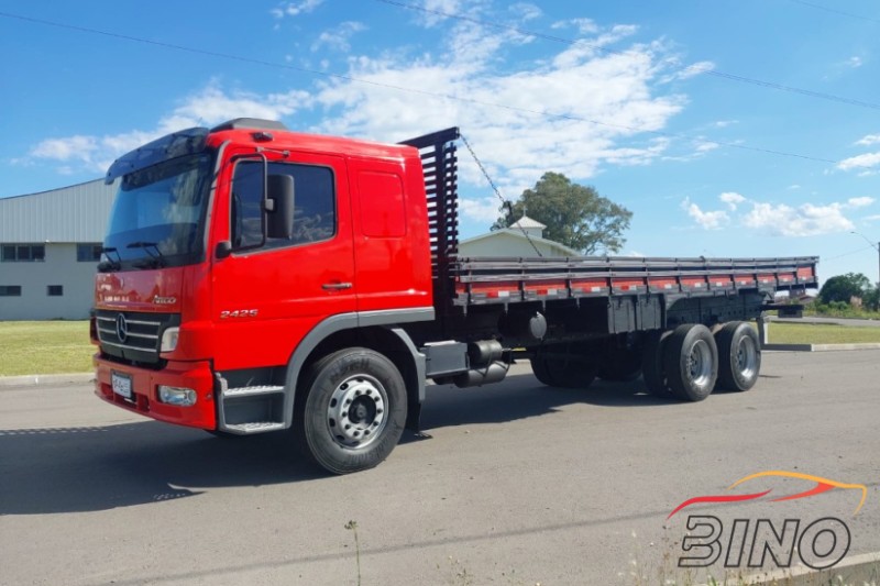 atego 2425 3 eixos 2007 farroupilha