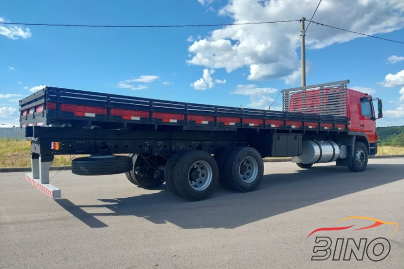 ATEGO 2425 3 EIXOS - 2007 - FARROUPILHA