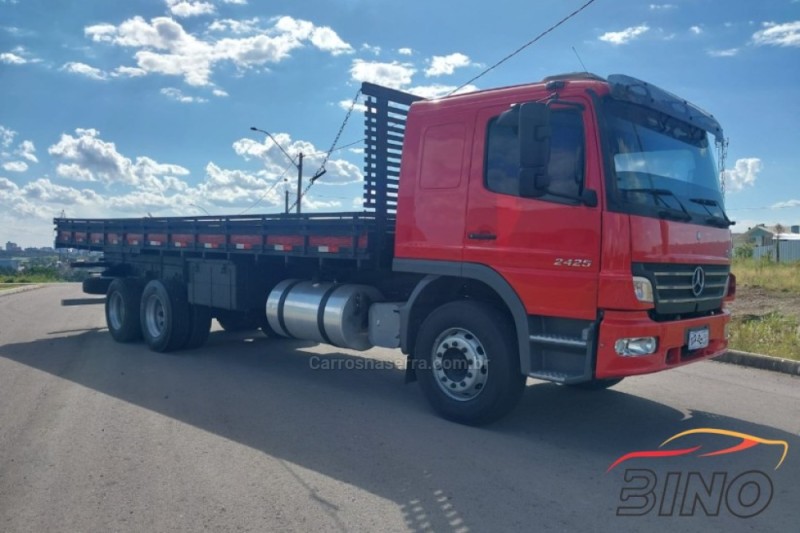 ATEGO 2425 3 EIXOS - 2007 - FARROUPILHA