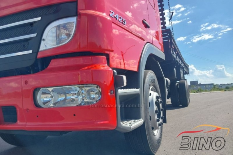 ATEGO 2425 3 EIXOS - 2007 - FARROUPILHA