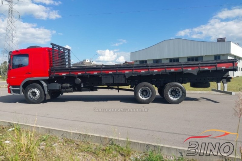 ATEGO 2425 3 EIXOS - 2007 - FARROUPILHA