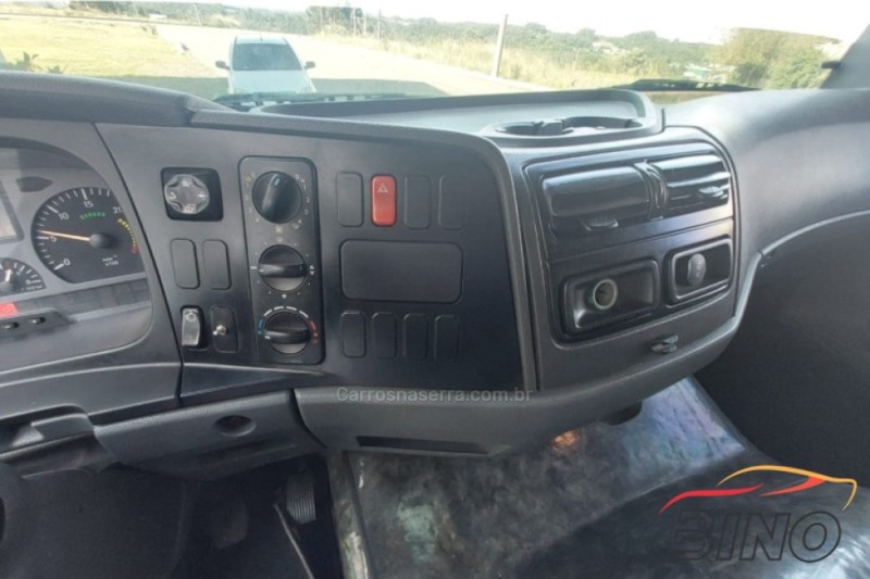 ATEGO 2425 3 EIXOS - 2007 - FARROUPILHA