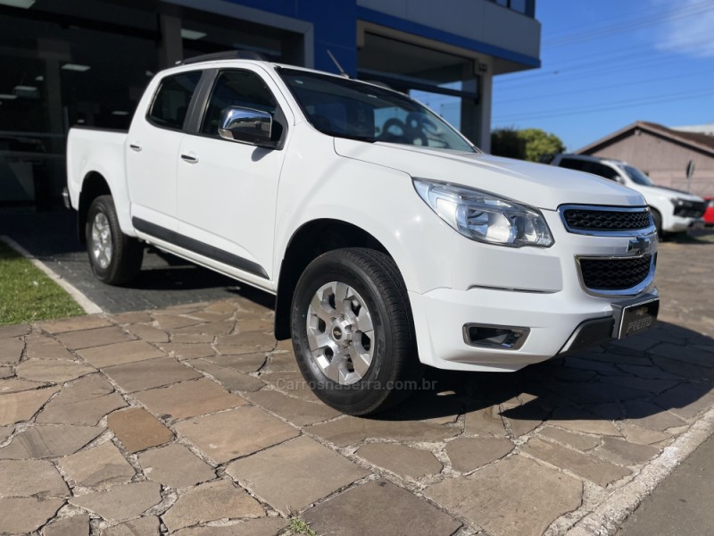 S10 2.5 LTZ 4X2 CD 16V FLEX 4P MANUAL - 2016 - GUAPORé