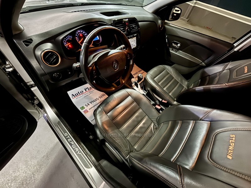 SANDERO 1.6 STEPWAY 8V FLEX 4P AUTOMATIZADO - 2016 - CAXIAS DO SUL