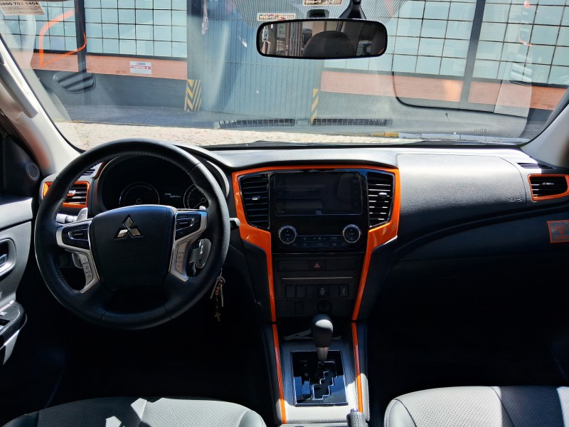 L200 TRITON 2.4 GLS SAVANA 4X4 DIESEL 4P AUTOMÁTICO - 2024 - FLORES DA CUNHA