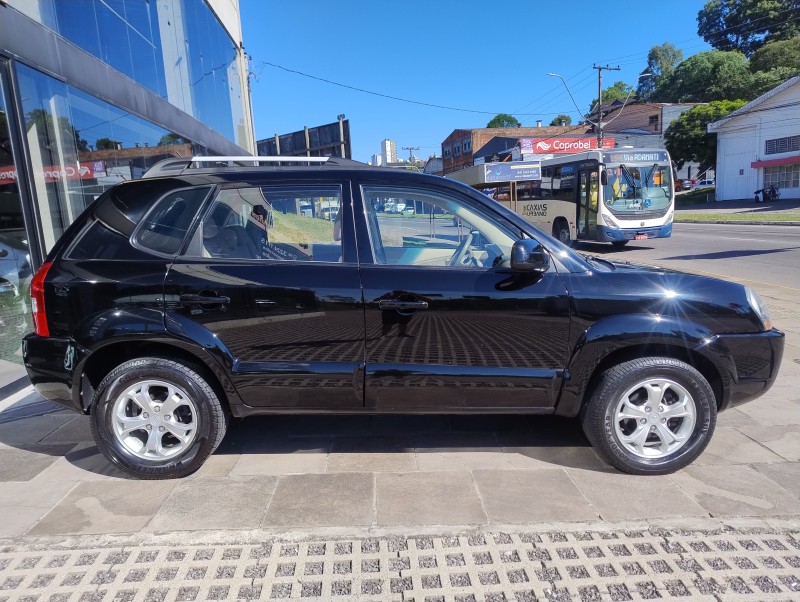 TUCSON 2.0 MPFI GLS 16V 143CV 2WD FLEX 4P AUTOMÁTICO - 2010 - CAXIAS DO SUL