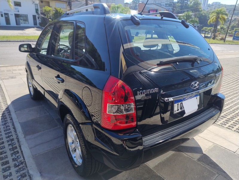 TUCSON 2.0 MPFI GLS 16V 143CV 2WD FLEX 4P AUTOMÁTICO - 2010 - CAXIAS DO SUL