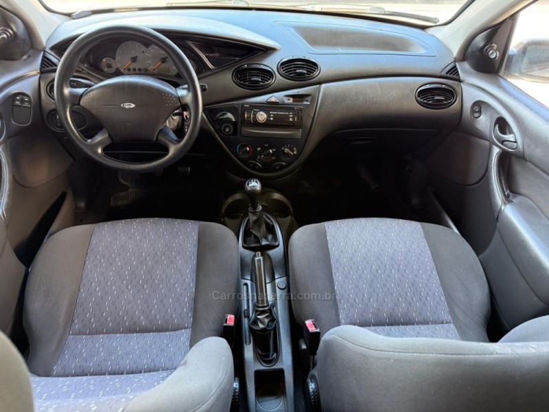 FOCUS 1.6 8V GASOLINA 4P MANUAL - 2005 - CAXIAS DO SUL