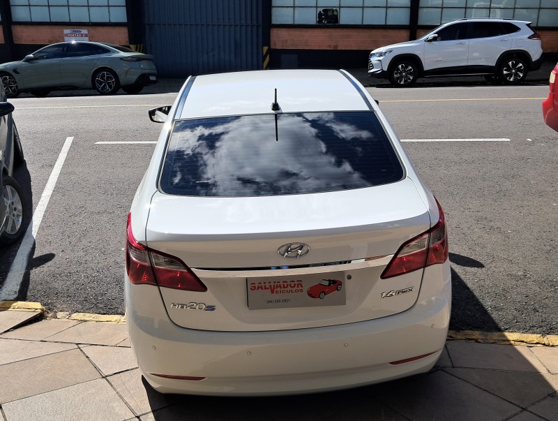 HB20S 1.6 COMFORT PLUS 16V FLEX 4P MANUAL - 2015 - FLORES DA CUNHA